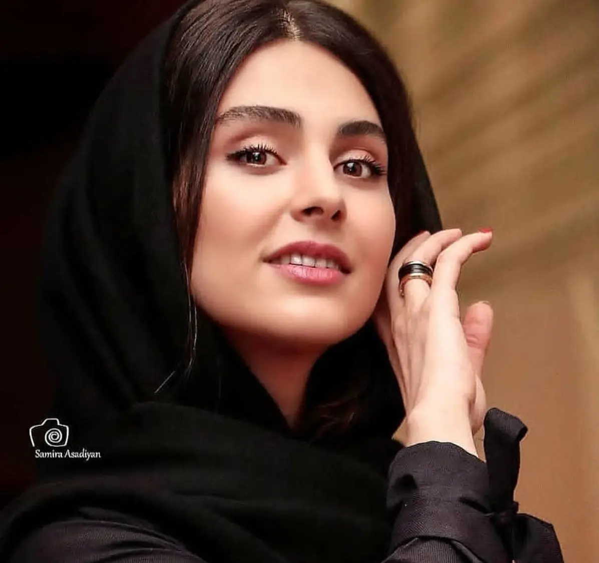 تیپ حسابی جدید لاله مرزبان با نور تو فِیسش!
