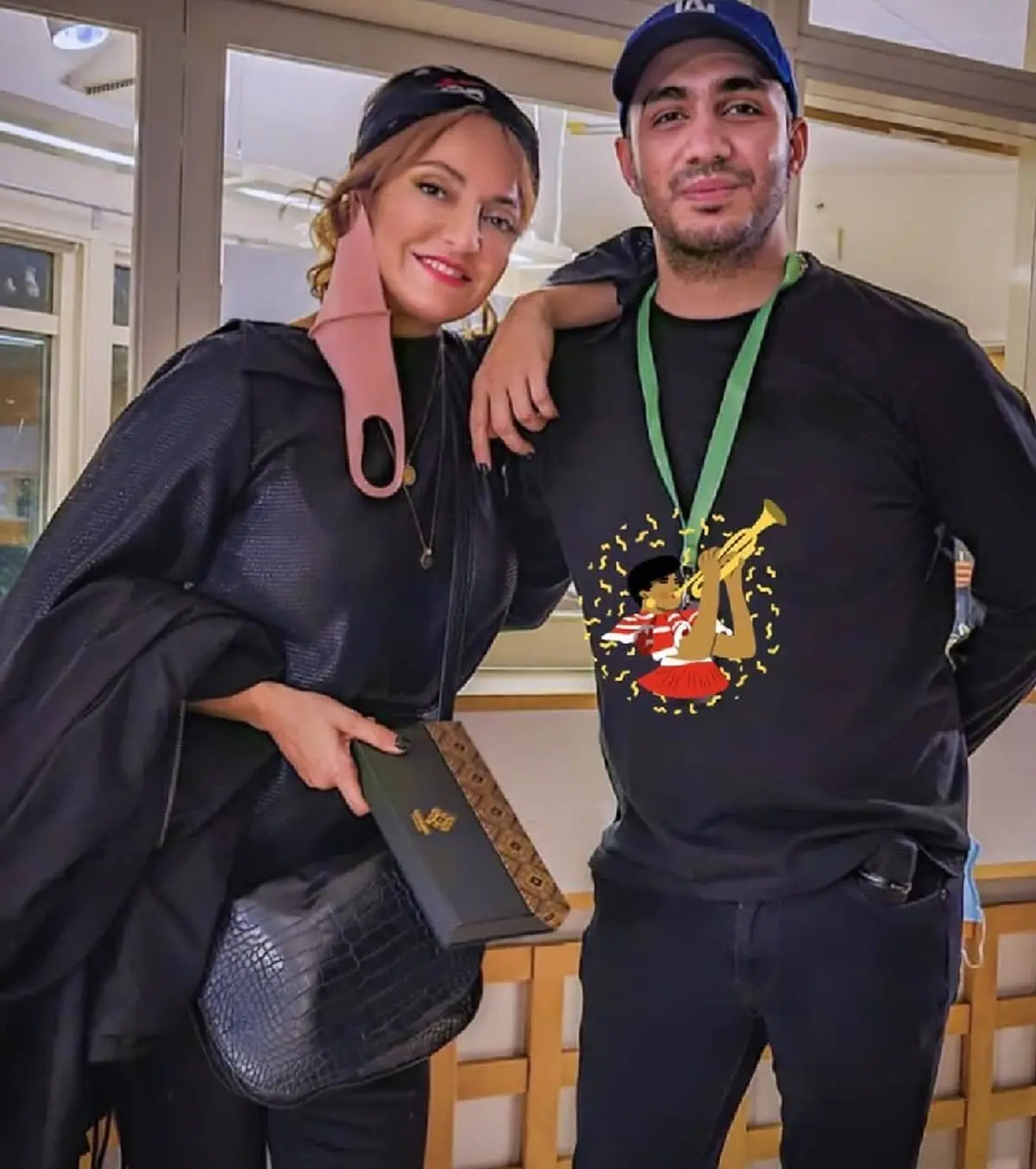 مهناز افشار ر آغوش پسر ورزشکار