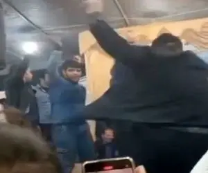 آواز شاد؛ این آقا با این هیکل باید بره چک پاس کنه ولی ببین چه گرد و خاکی کرده با اهنگ