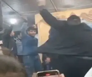 آواز شاد؛ این آقا با این هیکل باید بره چک پاس کنه ولی ببین چه گرد و خاکی کرده با اهنگ