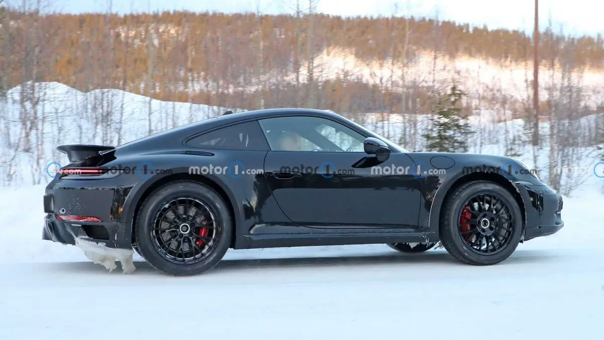 porsche-911-safari-facelift-spy-photos (4)