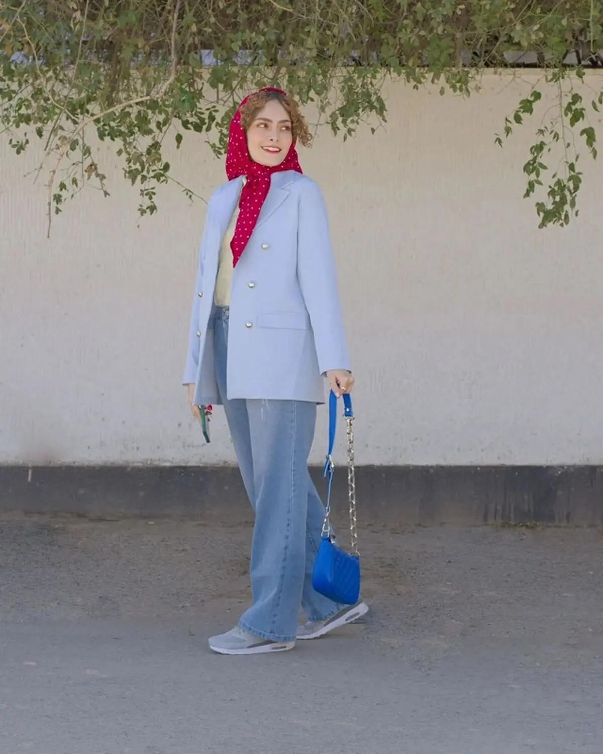 ست کردن مانتو آبی