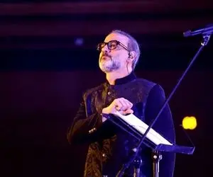 آواز اصیل؛ همین که علیرضا قربانی شروع به خوندن کرد کل سالن باهاش هم صدا شدن بنازم