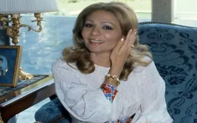 سفر به ایام قدیم سال 1340؛ فرح پهلوی با قیافه ای خشمگین و شاکی 