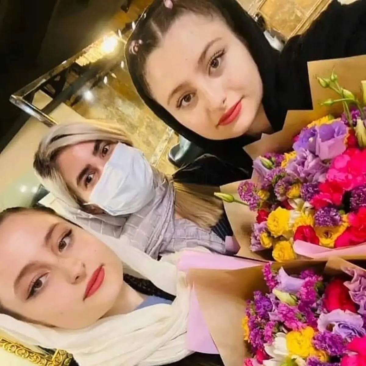 سارا و نیکا