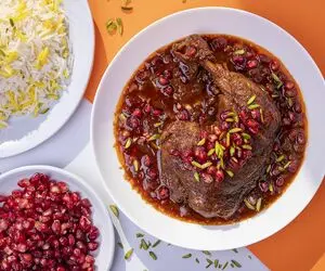 آموزش آشپزی؛ شب یلدا با این خورشت مرغ همه رو سورپرایز کن