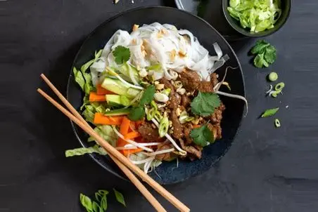 غذاهای چندش آور؛ تو ویتنام عروس دریایی رو تو تابه تفت میدن و میدن دست خلق الله!