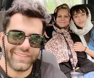 رضا بهرام در حال آواز خوندن در ماشین میلیاردی در جاده چالوس | ویدیو