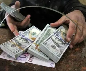 ماجرای دلار ۱۵۰ و ۲۰۰ هزار تومانی چیست؟