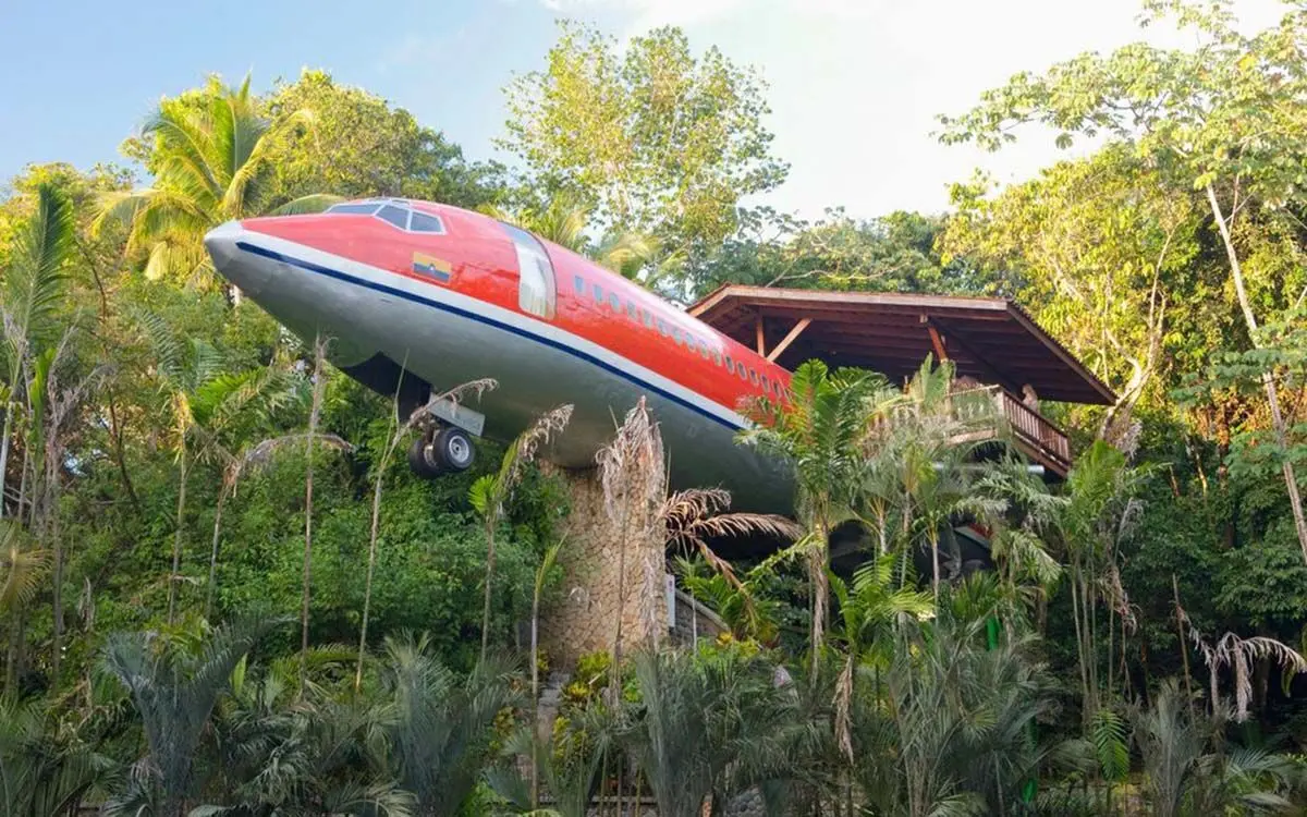 large_boeing-727-room-at-the-hotel-costa-verde-manuel-antonio-costa-rica_d9e3119721