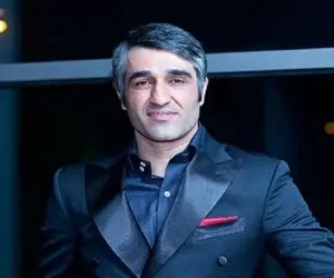 آواز هنرمندانه؛ رقص و خوشحالی پژمان جمشیدی وقتی برگشته خونه و از ایران میخونه