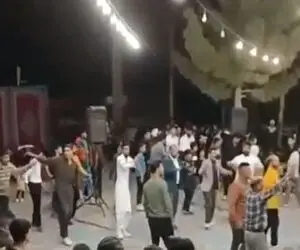 آواز شاد؛ یه عده وسط عروسی ریختن وسط انگار مجبور به این کار شدن انقد خسته حرکت میکنن