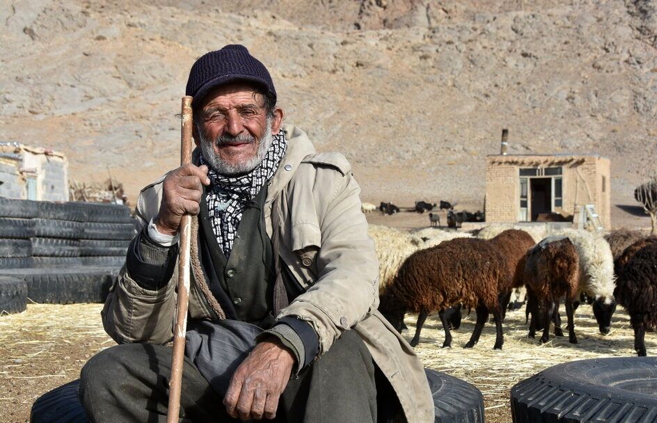 آواز احساسی؛ حسینعلی شبانپور پیرمرد 80 ساله که آنچنان با حس برای استاد شجریان میخونه
