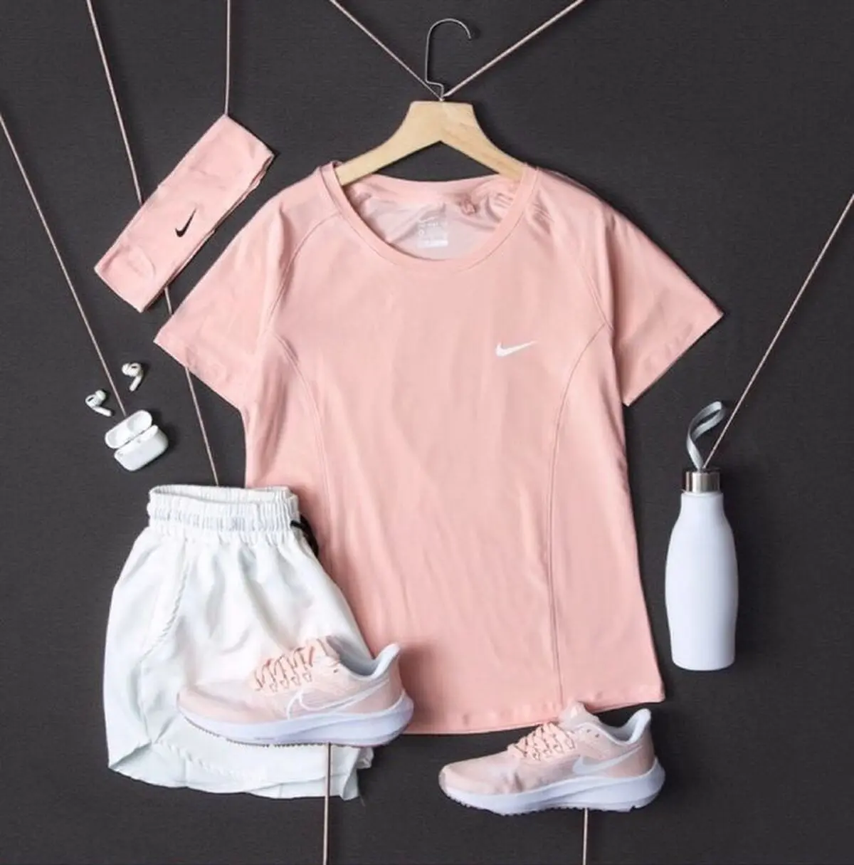 minaoutfitss_345067602_1232165497658947_2064648769389694407_n