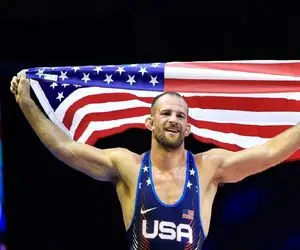 تیلور برای نابغه کشتی پیغام داد: در قفس منتظرت هستم!