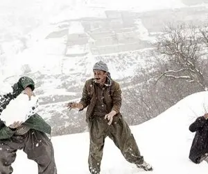 آواز برفی؛ برف اومده و من همونم که نازنینت بودم گذاشتن آقایون رقص می کنن