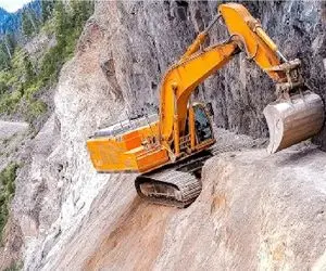 ابزارآلات غول پیکر؛ اپراتور بیل مکانیکی میره جایی که بز کوهی کم میاره