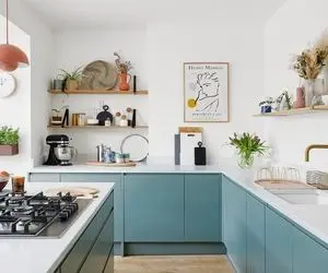 چیدانه خیلی قشنگ؛ کل آشپزخونه رو کابینت نکن یه جاهایی شلف بزن هم خوشگل هم کاربردی