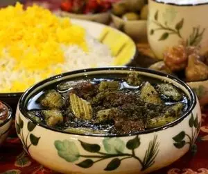 طرز تهیه یک "خورشت کرفس" عالی؛ ترفندهای لعاب دار شدن آن