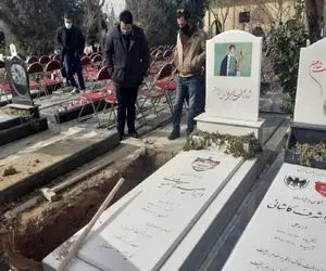 تصویری از خانه ابدی مهرداد میناوند