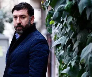 وضعیت کرونای علی انصاریان بد نیست و هوشیار است