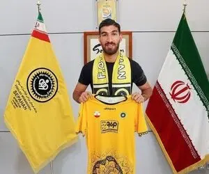 (عکس) تصویری خندان از شهریار مغانلو با پیراهن سپاهان