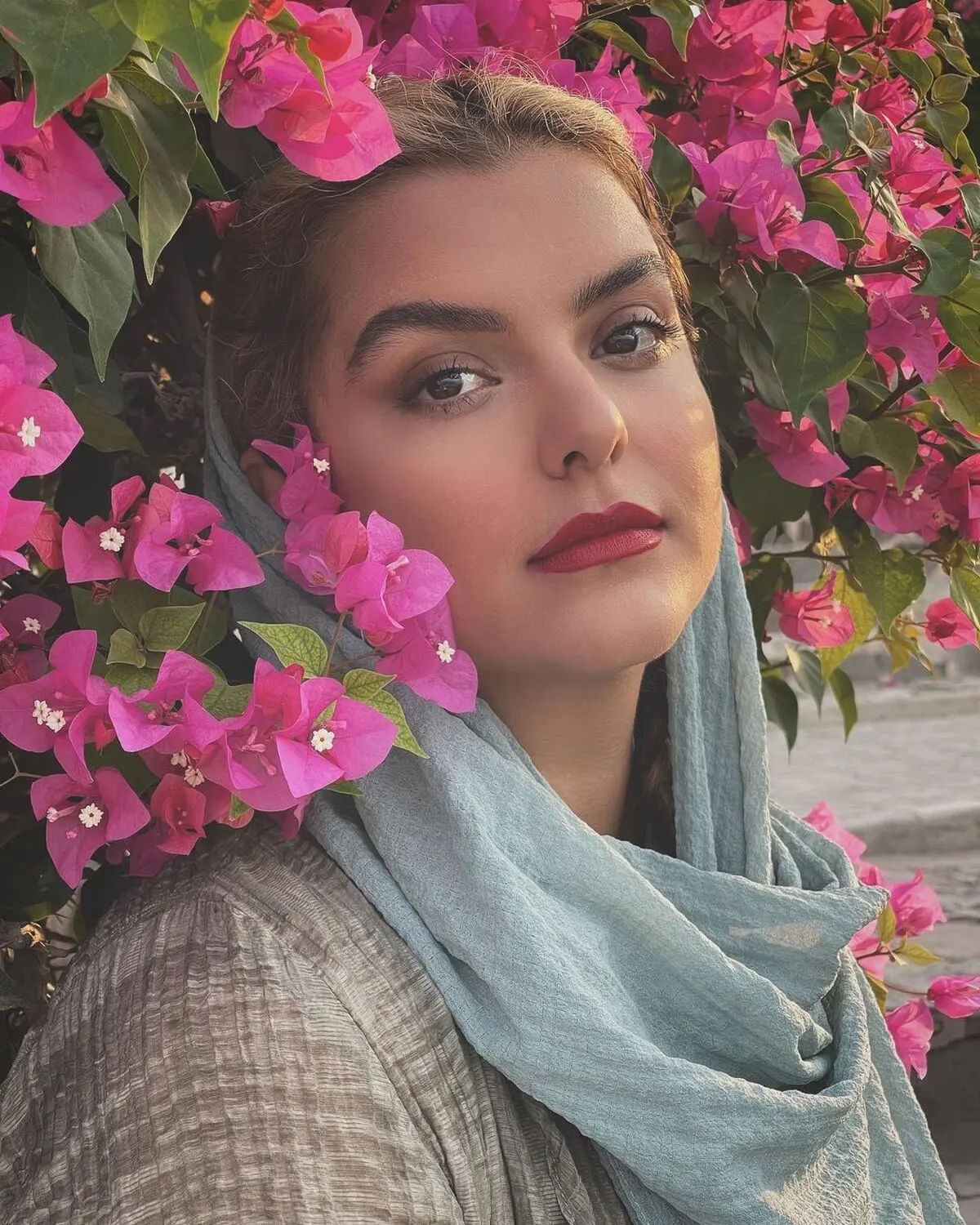 دنیا مدنی