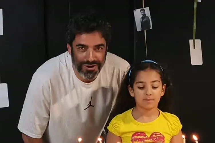 جشن تولد صمیمی منوچهر هادی با دخترش