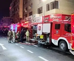 جزئیات آتش سوزی در خیابان بهار؛ احتمال ریزش ساختمان