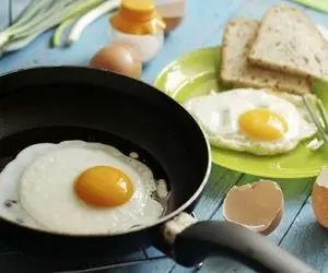 فقط ببینید مصرف تخم‌ مرغ عسلی و زرده تخم‌ مرغ خام با بدنتون چیکار می کنه