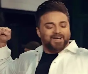 آواز شاد؛ بابک جهانبخش رقص کنان چشم تو چشم همسرش میخونه