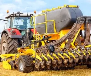 کشاورزی نوین؛ از ربات هایی که میوه میچینن تا تراکتور دو طبقه و آبیاری با هواپیما