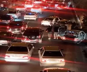 آواز شاد؛ خدا یه عقلی به این پسرا بده یه پولی به ما خیابونو بستن برقصن ترافیک شده ها