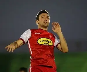 ستاره بزرگ پرسپولیس تمدید کرد