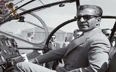 سفر به ایام قدیم سال ۱۳۲۷؛ محمدرضا پهلوی خلبان آزمایشی نمونه اولیه هواپیما فرانسوی 