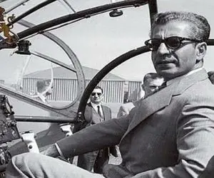 سفر به ایام قدیم سال ۱۳۲۷؛ محمدرضا پهلوی خلبان آزمایشی نمونه اولیه هواپیما فرانسوی 