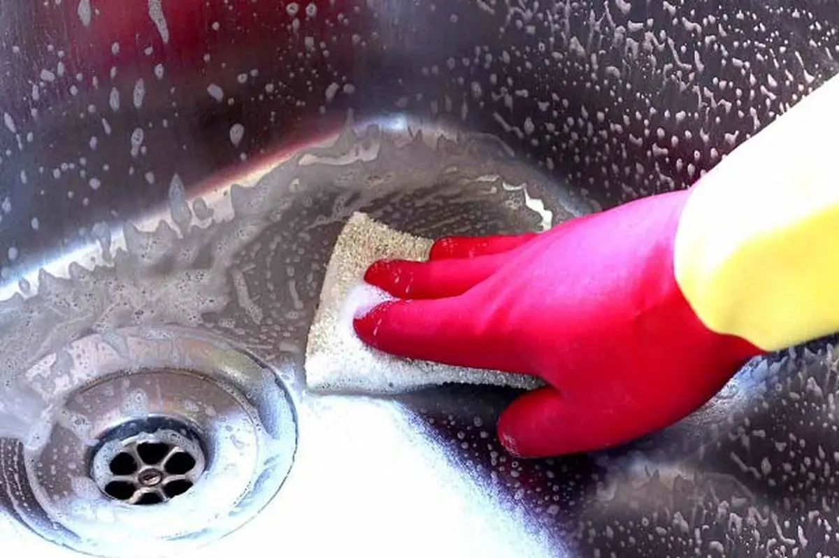 ترفند تمیز کردن سینک ظرفشویی استیل