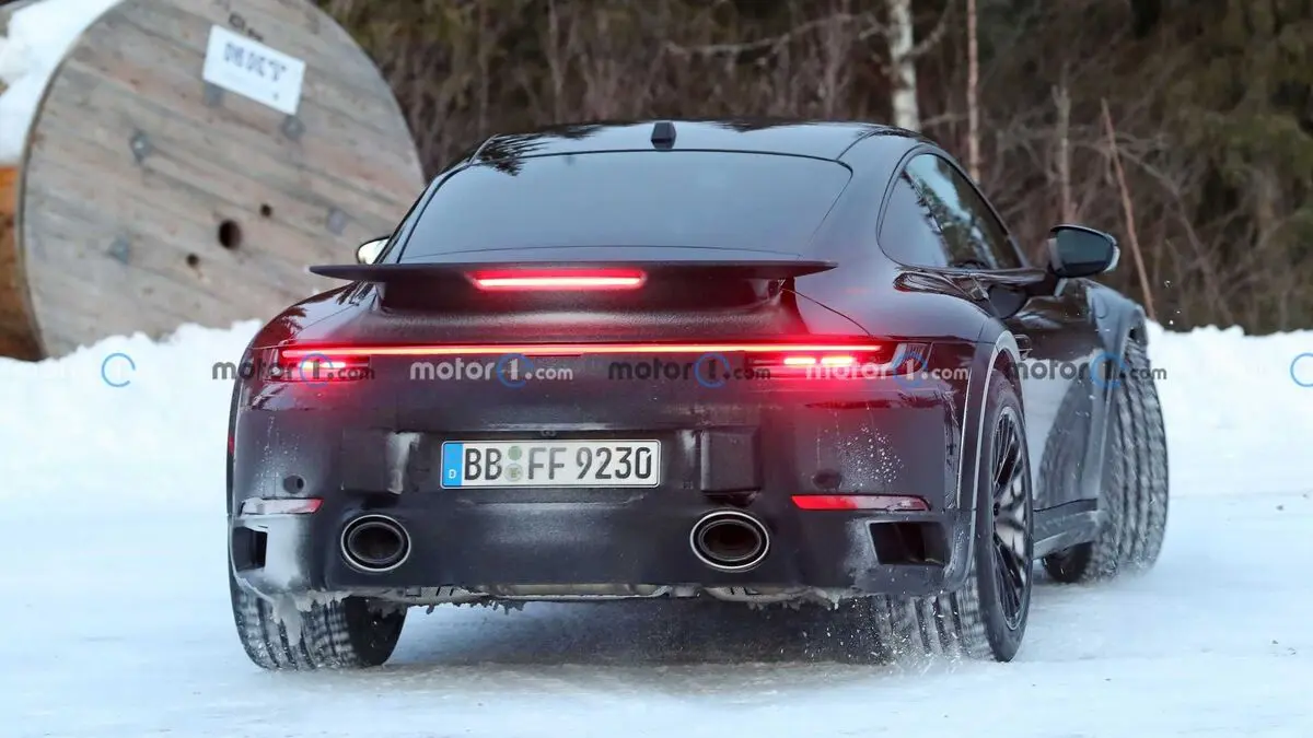 porsche-911-safari-facelift-spy-photos (7)