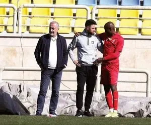 پورعلی گنجی فعلا به پرسپولیس برای تمدید قرارداد نه گفت