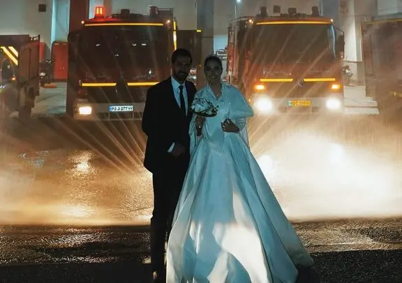 عروسی خواهر زاده منوچهر هادی, همکارای آتش نشانش اینجوری سوپرایزش کردن