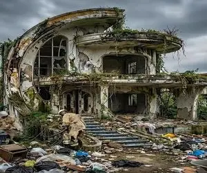 معماری خلاقانه؛ خونه یه جوریه که میشه توش فیلم ترسناک بازی کرد ولی بعد تعمیر کاخ شد