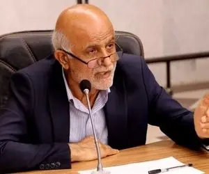 کُری خوانی پسرِ نماینده تاکستان با عکس خبرسازِ پدرش