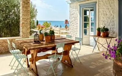 دکوراسیون داخلی یونانی؛ از سلیقه ایرانی دور شده و با جذابیت دیزاین اروپایی آشنا شوید