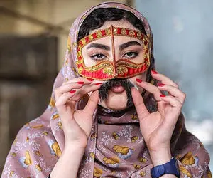 هنرنمایی خانم بازیگر با سبیل! 