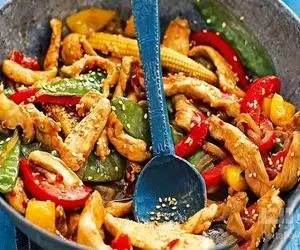 آموزش آشپزی؛ با دوقلم مرغ و قارچ غذایی درست کن که بچه ها هر روز خواهانش باشن