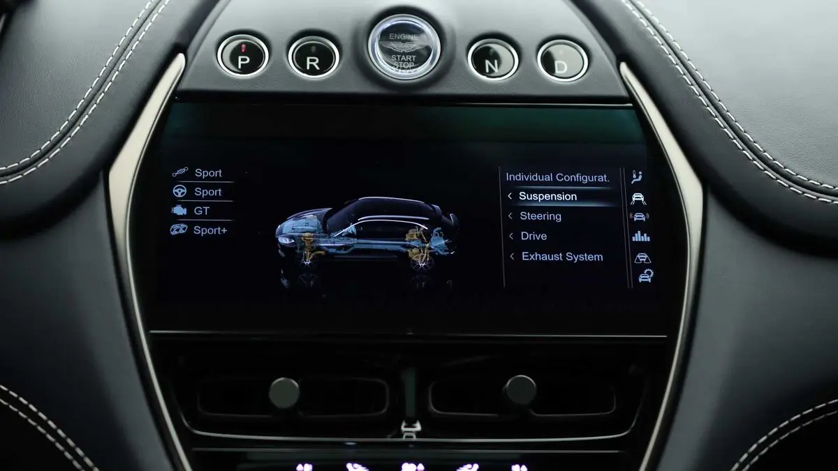 aston-martin-dbx707-infotainment-screen
