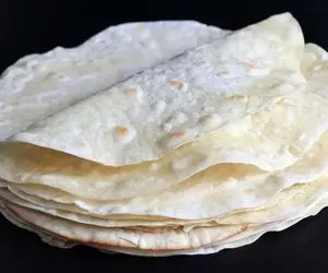 این ۳ کودک روزی ۷۵ نان لواش می‌خوردند!