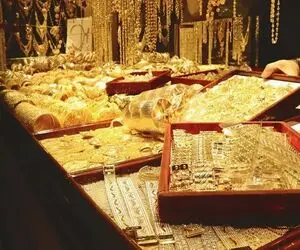 قیمت طلا امروز یکشنبه 17 فروردین / نوسانات بازار و تأثیر تعرفه‌های تجاری آمریکا