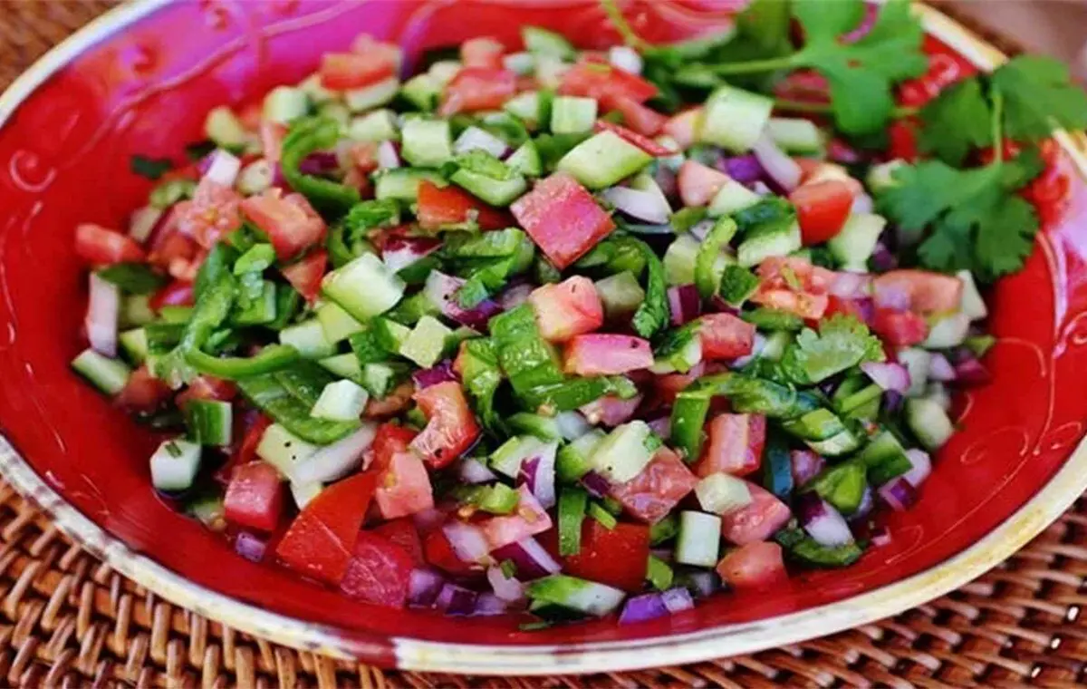 سالاد گوجه سبز