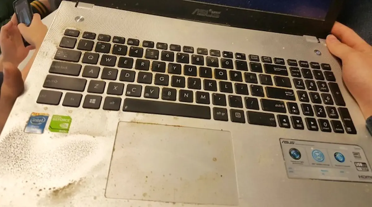 Clean-Your-Laptop-2